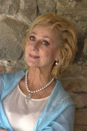 Portraitbild der französischen Künstlerin Larissa Noury