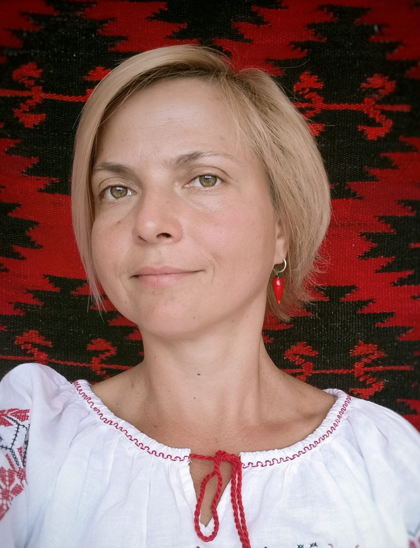 Portraitbild der aus Belarus stammenden Künstlerin Kateryna Rudakova