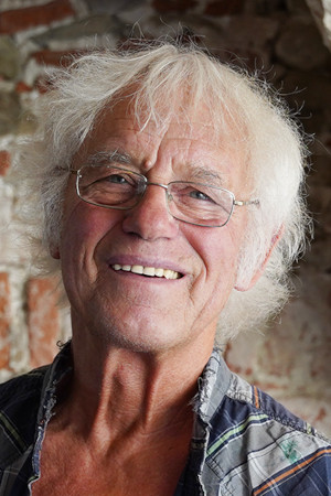 Portraitbild des österreichischen Künstlers Matthias Baumgartner