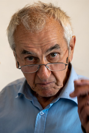 Portraitbild des österreichischen Künstlers