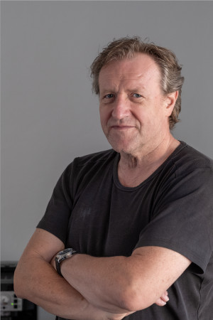 Portraibild des slowakischen Künstlers Igor Cvacho