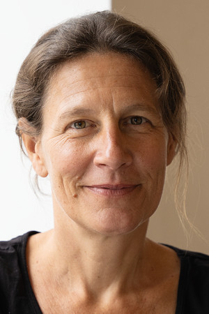 Portraitbild der österreichischen Künstlerin Katharina Szepannek